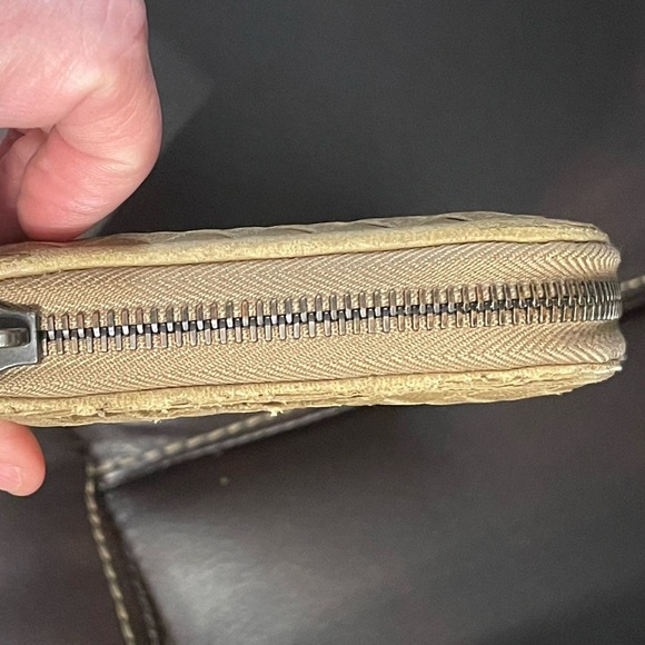 Bottega Veneta Tan Leather Wallet - Picture 4 of 10